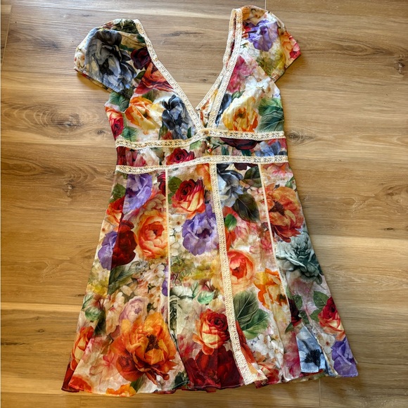 Alice + Olivia Rose Print Deep V Lace Detail Mini Dress Fit & Flare 10 *Flaw - Picture 3 of 8
